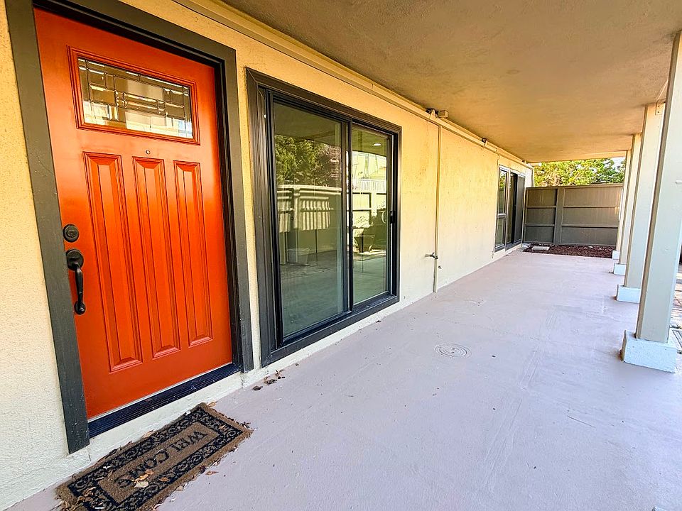 Private entrance and yard.