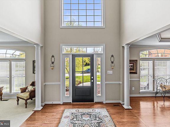 3rd image of 40 Fawn Hill Rd