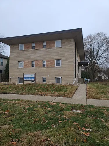 311 S Prairie St Photo 1