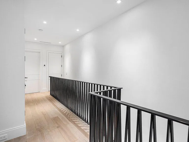 514 NE 7th Ave — Photo 16