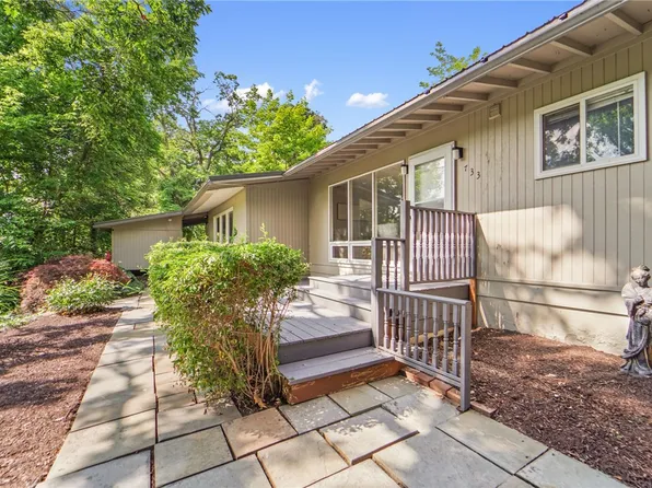 733 E Shore Dr, Ithaca, NY 14850