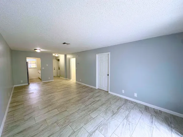 329 Melody Ln #331, Lake Worth, FL 33462