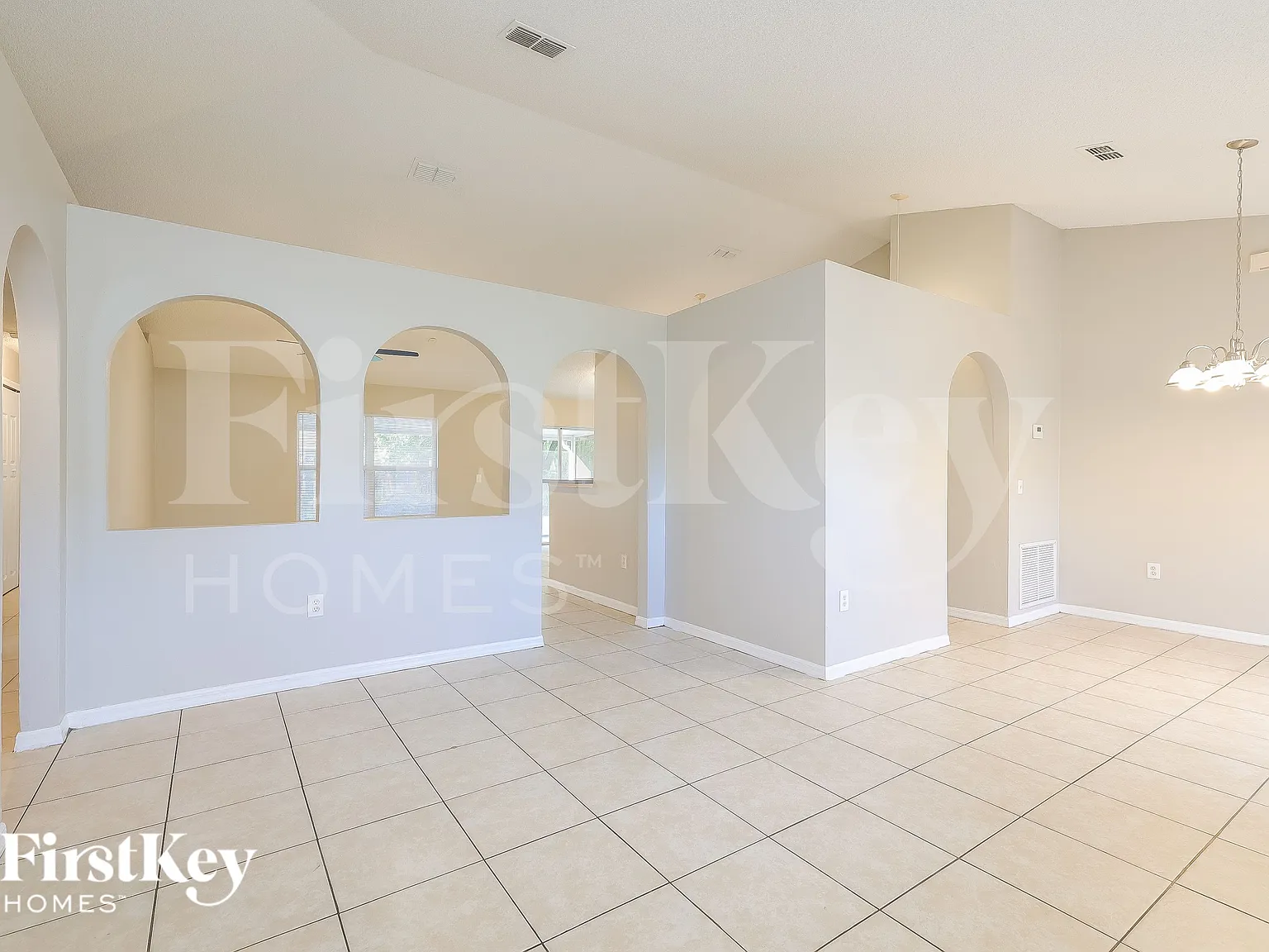 4 bed, 2.0 bath, 1685 sqft, $1,570 — Photo 3