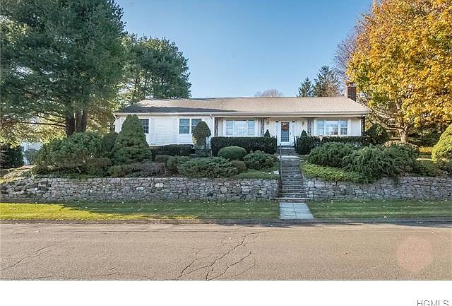 1st image of 24 Allan Dr