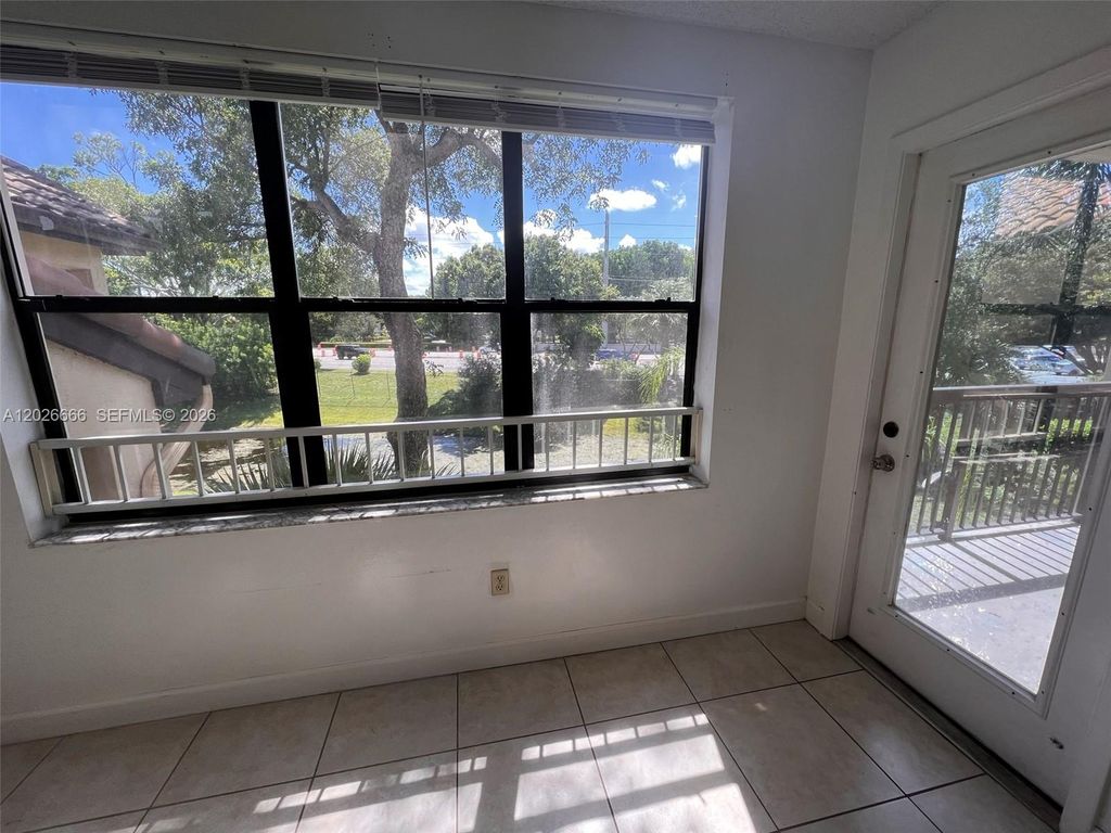 4581 W McNab Rd APT 20, photo 9