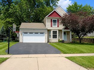 1550 Meghan Ave, Algonquin, IL 60102