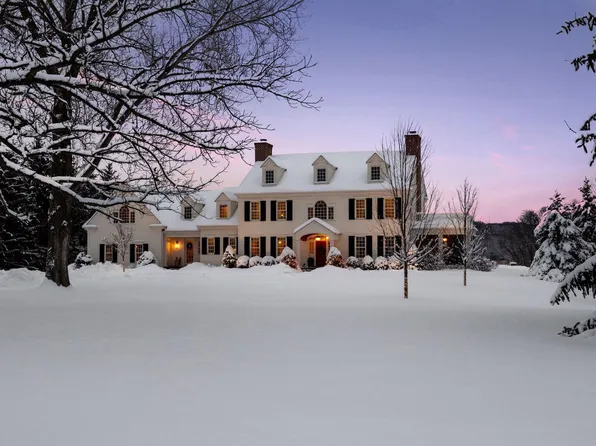 2325 S Willow Hill Dr, Orono, MN 55356