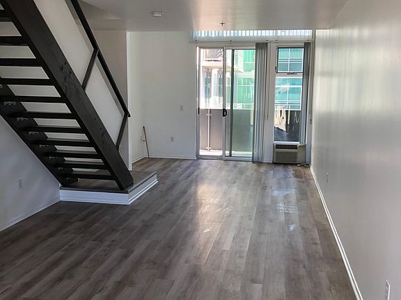 3rd image of 750 11th Ave Unit 208