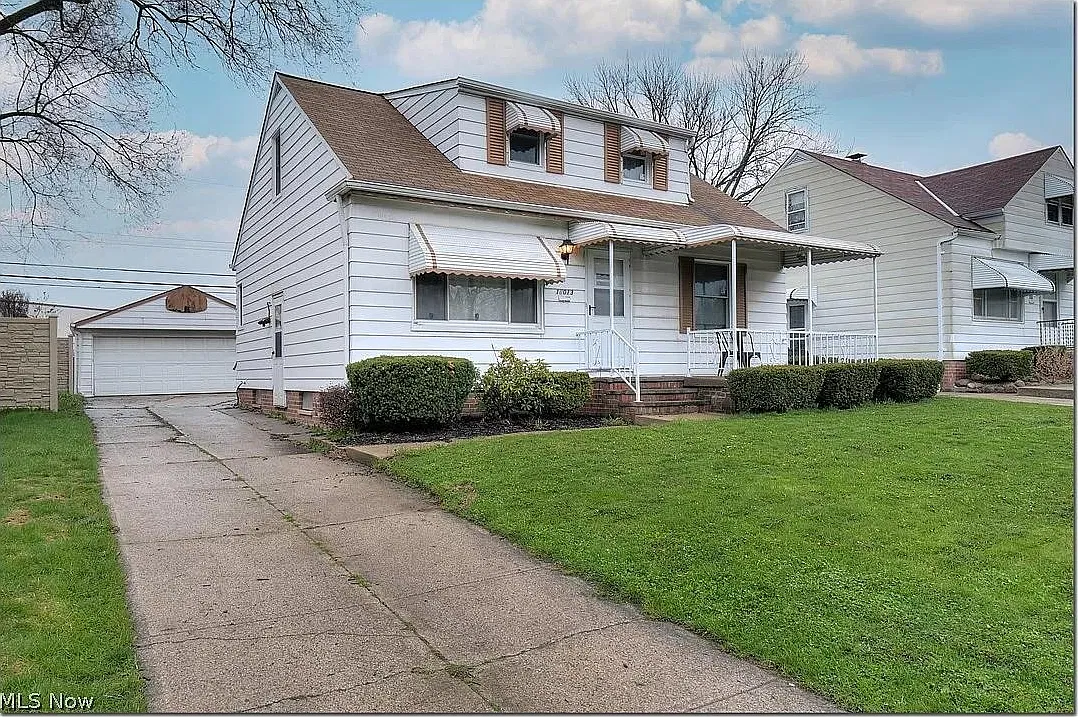 16013 Northwood Ave — Photo 2