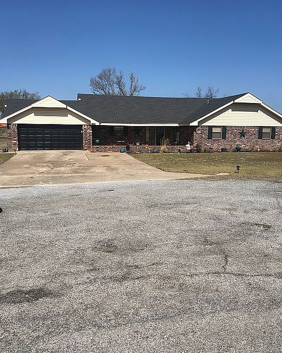 1st image of 930 W Skyline Dr