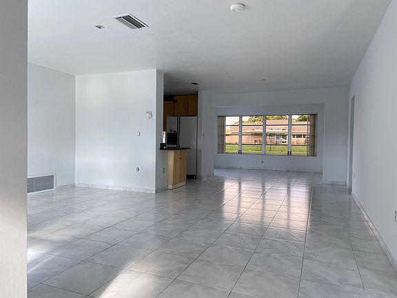 5th image of 5240 SW 88th Ter