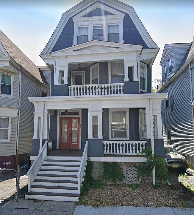 1st image of 202 Amherst St #1