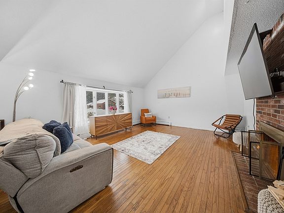3rd image of 3 Oxyoke Dr