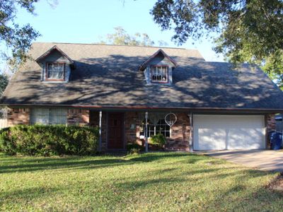 402 N Yaupon St, Richwood, TX, 77531