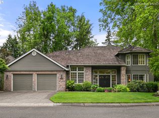 5737 Charles Cir, Lake Oswego, OR 97035