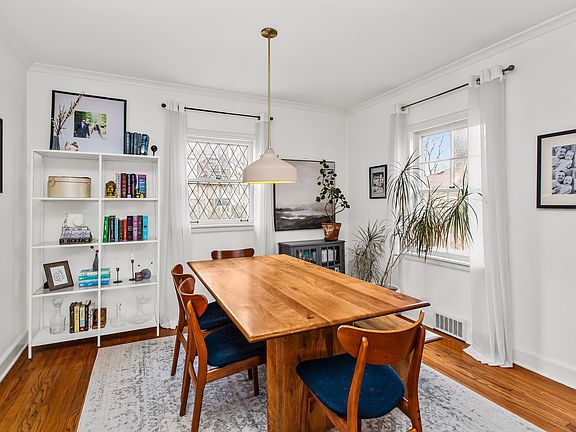 5th image of 1019 Division St