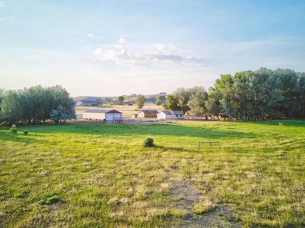 745 Southfork Rd, Cody, WY 82414