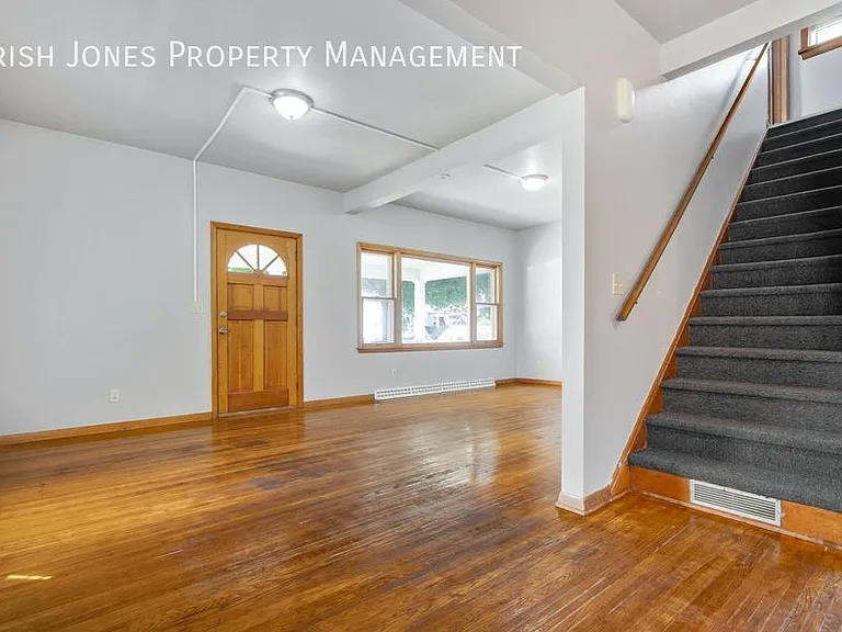 172 Main St — Photo 16