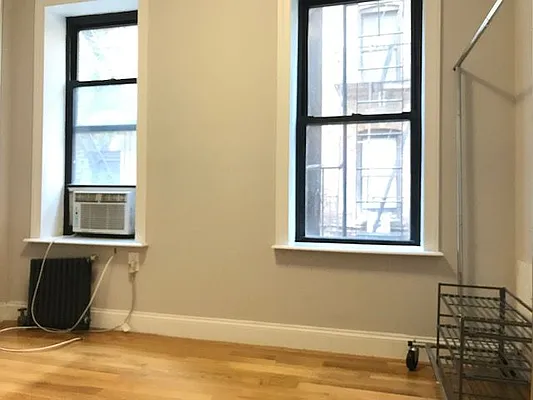 Rented by Beekman Street Realty | media 30