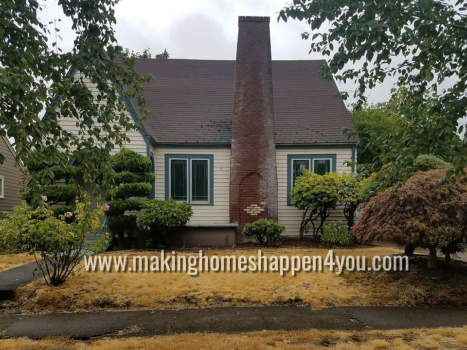 1912 Hazel Ave NE Front of Home