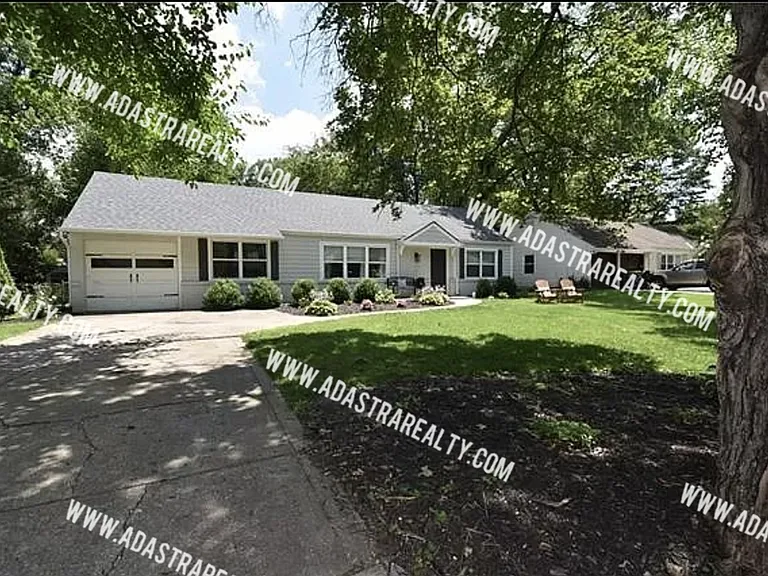 2227 W 78th St — Photo 3