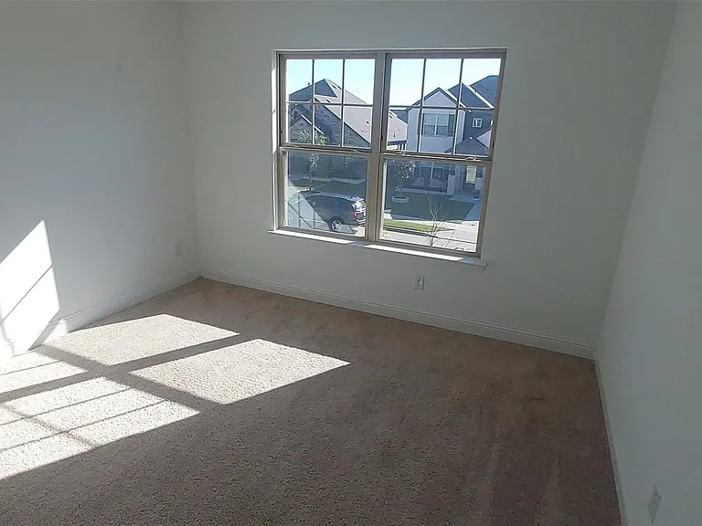 1905 Pecos Dr — Photo 8