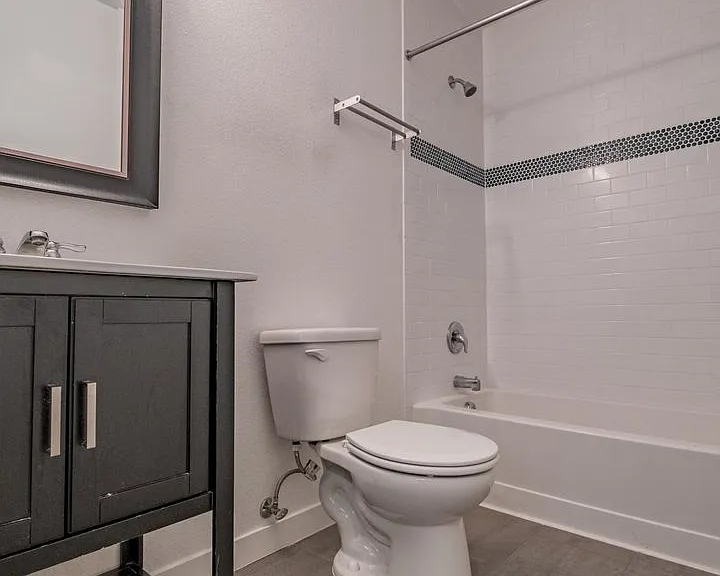 2757 Lakeside Dr — Photo 6