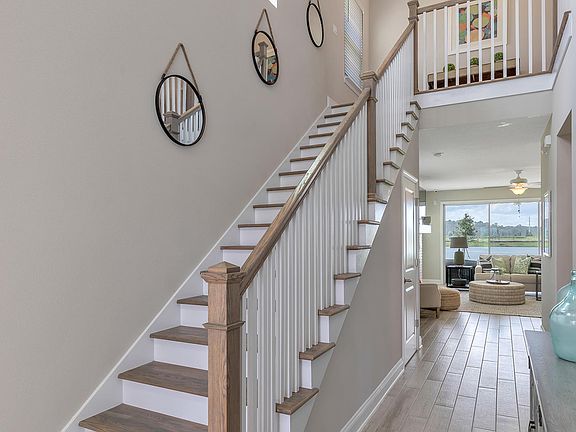 3rd image of 207 Holly Forest Dr