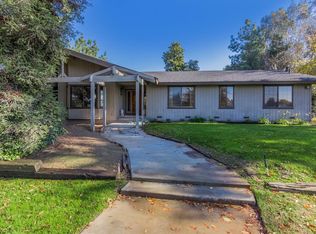 4262 N Riverbend Ave, Sanger, CA 93657