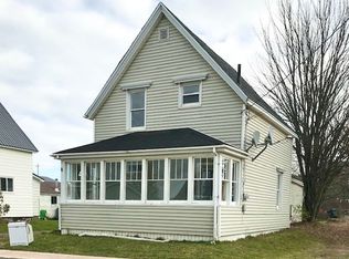22 Chamberlain St, Amherst, NS B4H1J8
