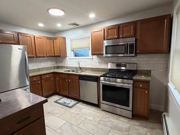 36 Elmhurst Ave, Colonie, NY 12205