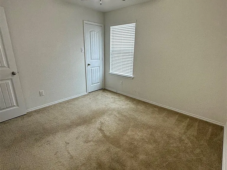1248 Hyde Park Dr — Photo 36