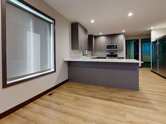3rd image of 607 12th Ave SE #2