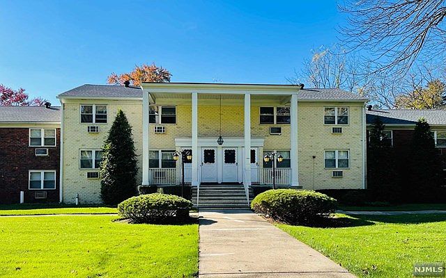 1st image of 79 Regency Park #79