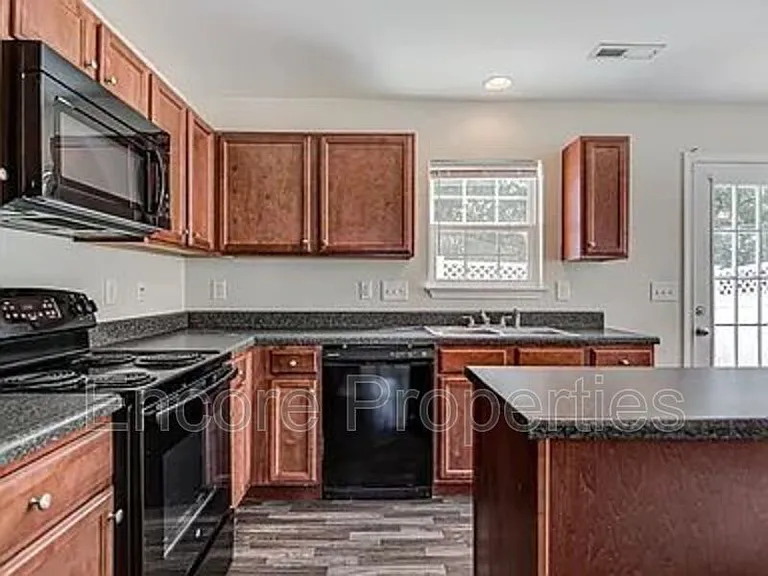 4293 Youngstown Dr — Photo 4