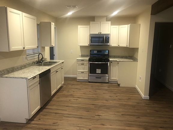 2nd image of 518 Holiday Dr