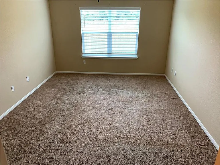 160 Cherry Blossom Dr — Photo 10