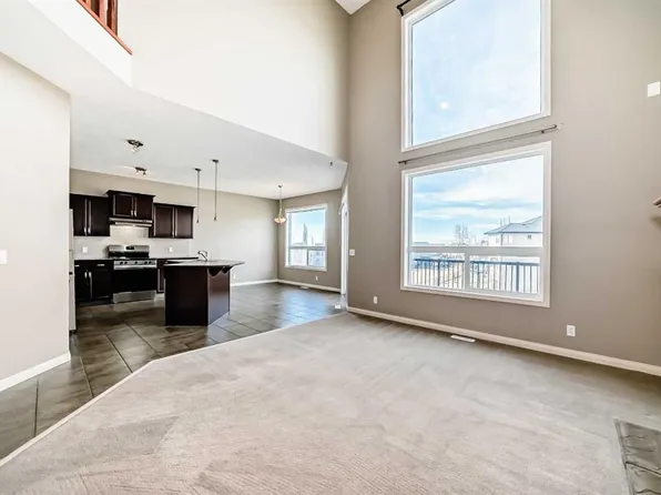 60 NE Sunset Cir, Cochrane, AB T4C 0C3