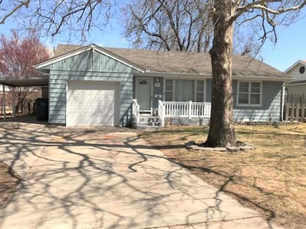 86 Faircrest Dr, Hutchinson, KS 67502