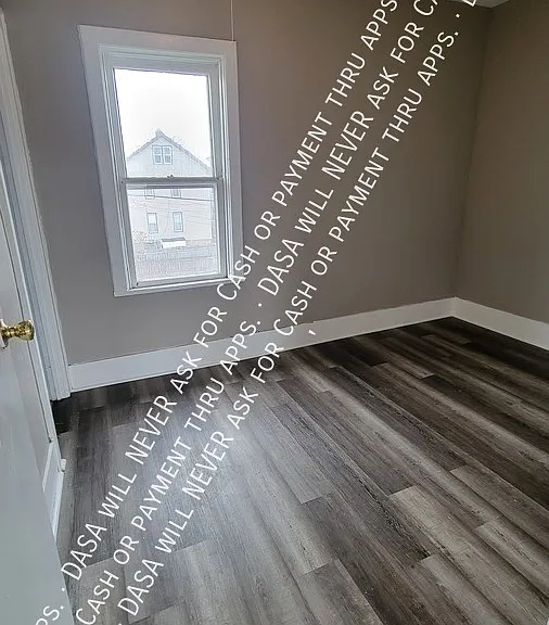 80 Abbott Rd #UPPER — Photo 10