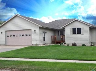 7100 W 32nd St, Sioux Falls, SD 57106