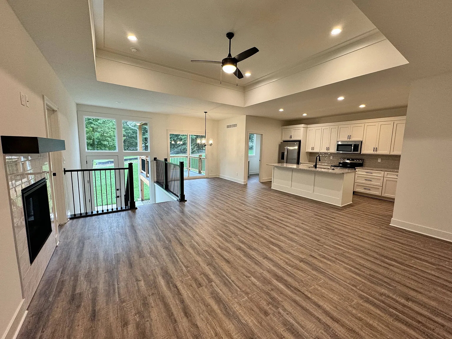 4 bed, 2370 sqft, $3,900 — Photo 4