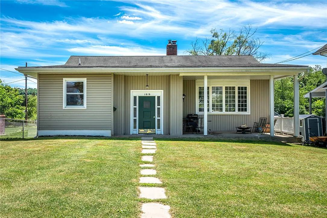 1819 Tyler St photo 1