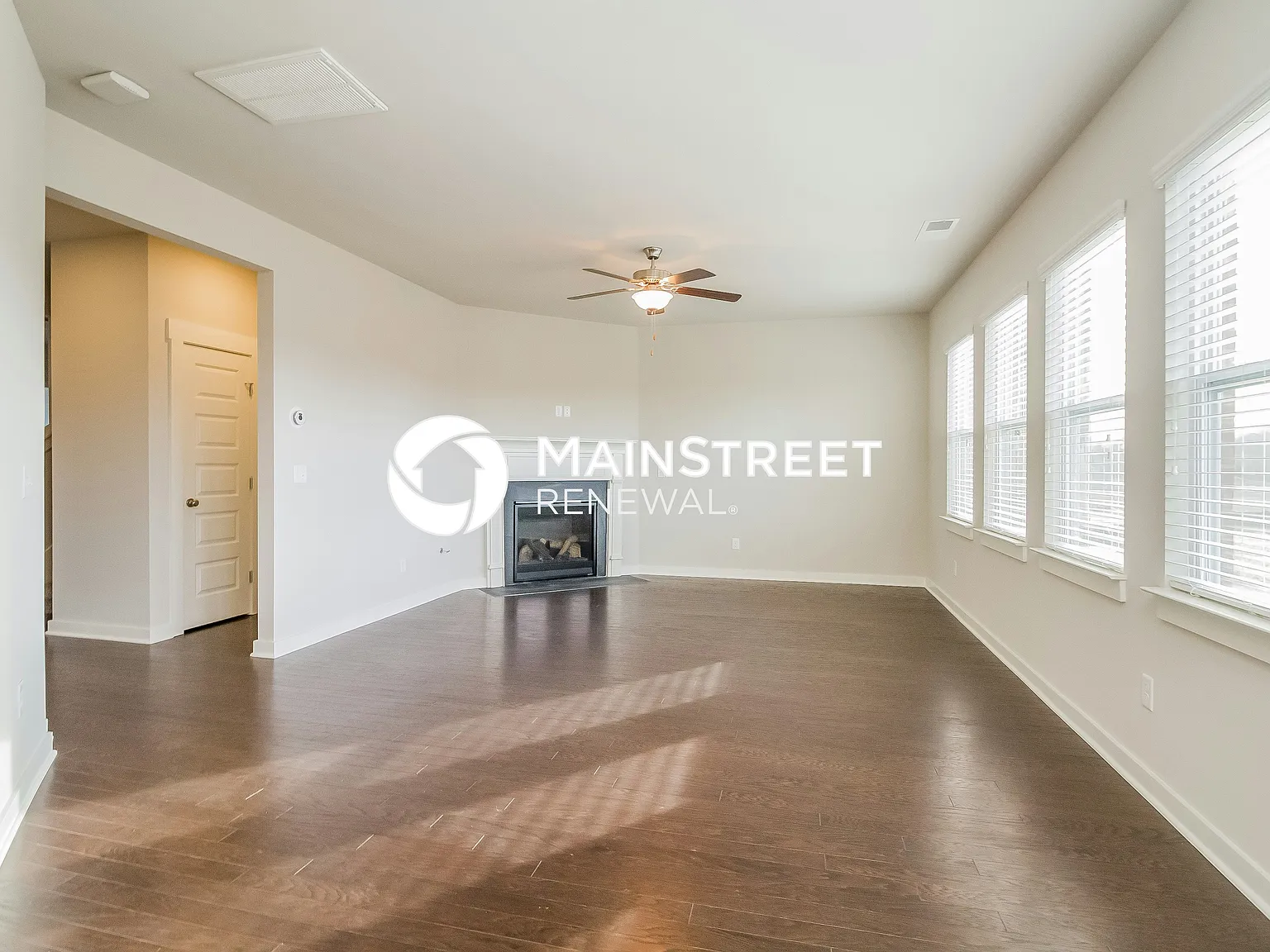 818 Yakima Way — Photo 2