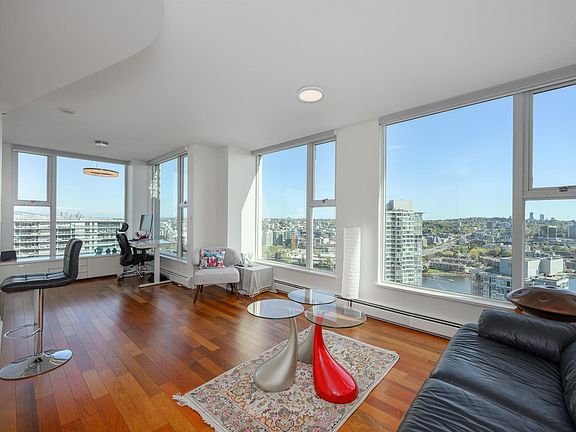 4th image of 1009 Expo Blvd #3707