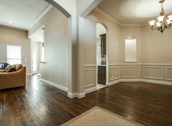 5th image of 2559 Laurel Oaks