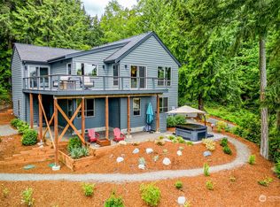 5401 NE Falcon Ridge Ln, Poulsbo, WA 98370