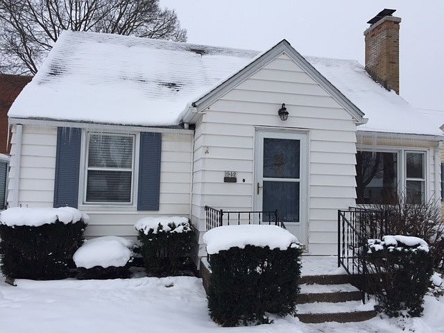 1st image of 1942 E Fox St
