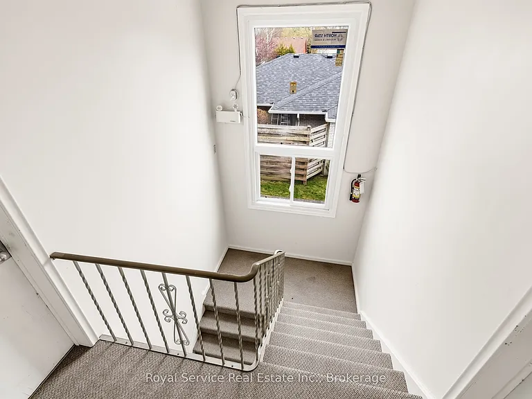 118 Perry St #19 — Photo 22