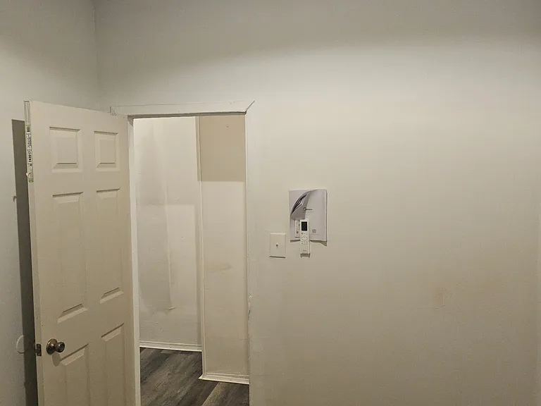 916 Bryant Ave — Photo 5